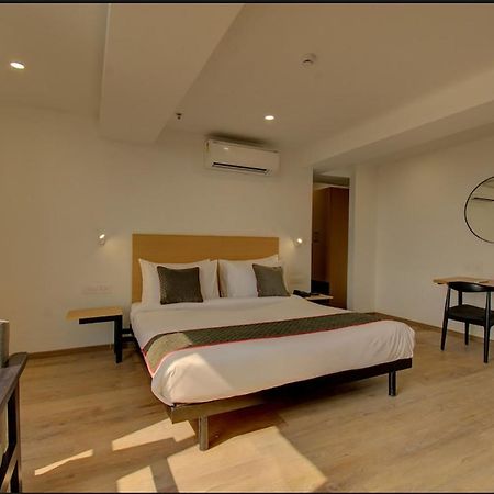 Shagun Hotel Vadodara Kültér fotó