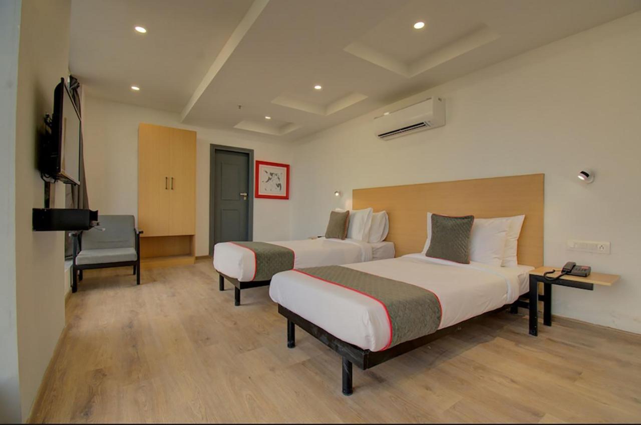 Shagun Hotel Vadodara Kültér fotó